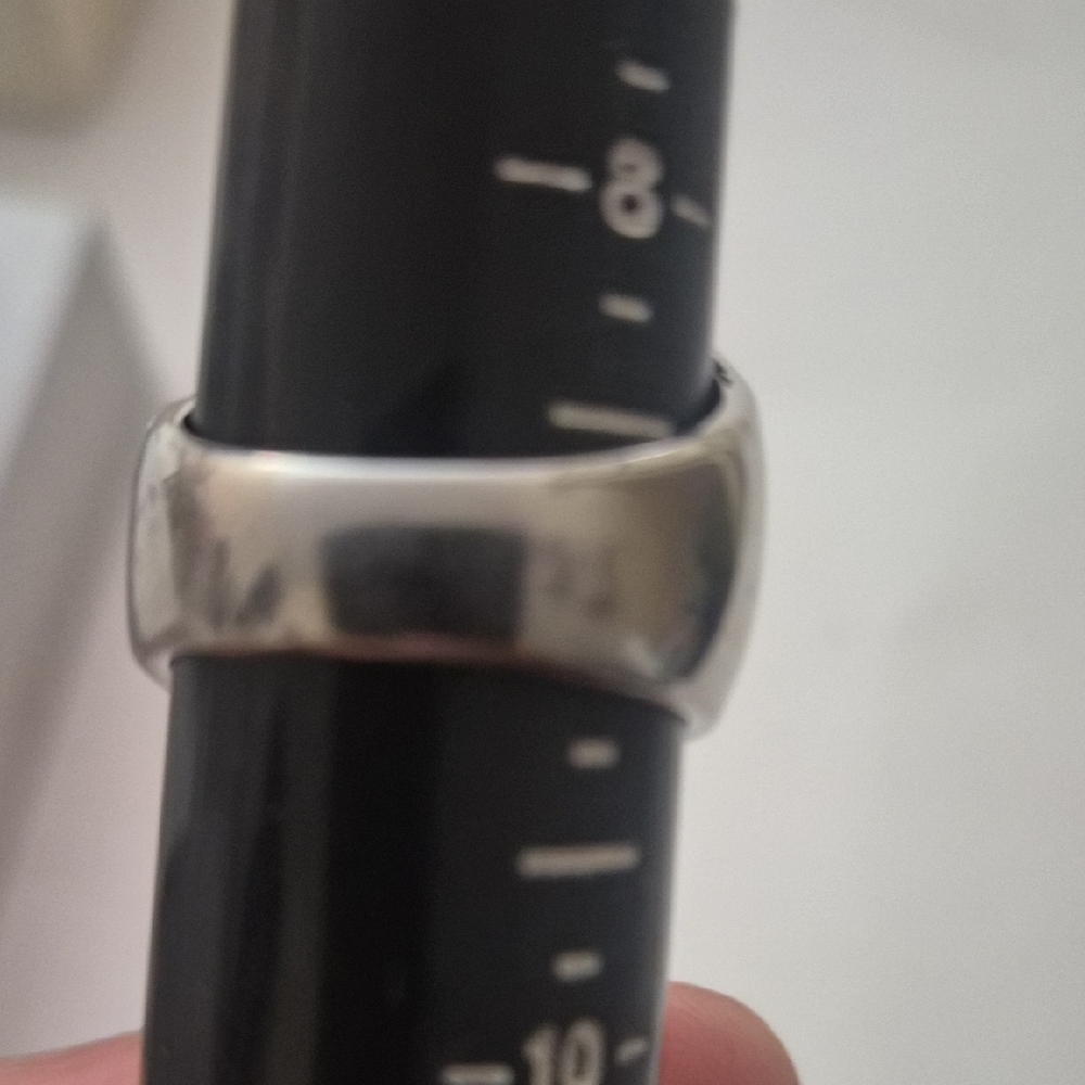 Silver Band Ring - Picture 3 of 7